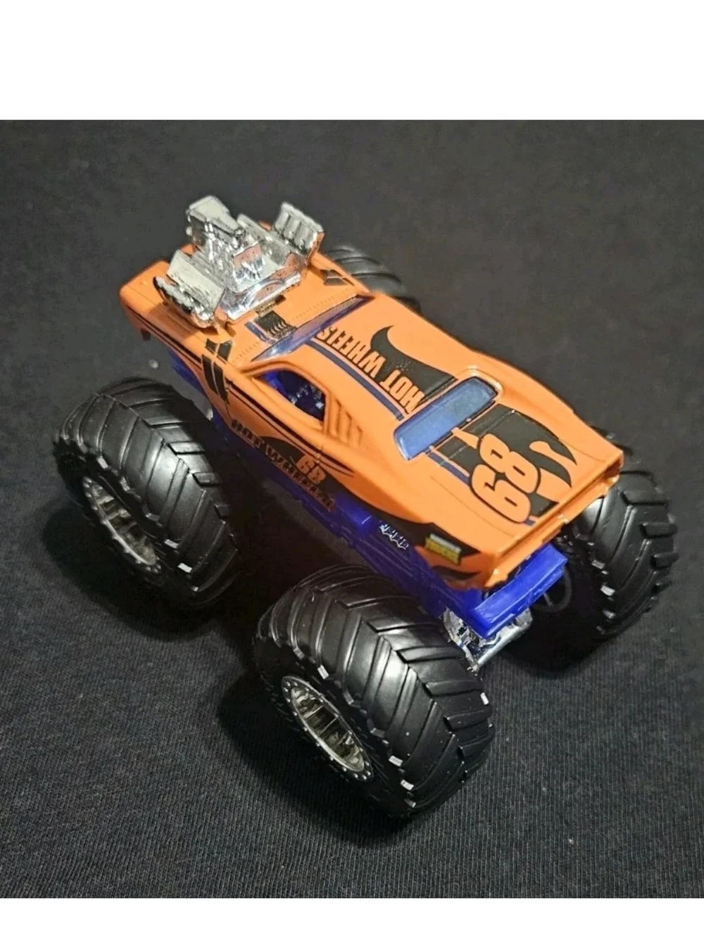 Hot Wheels Monster Trucks Roger Dodger 1/64 Monster Truck.